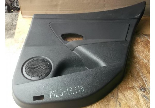 обшивка дверки правої задньої Renault Megane III, 829A07604R, хетчбек